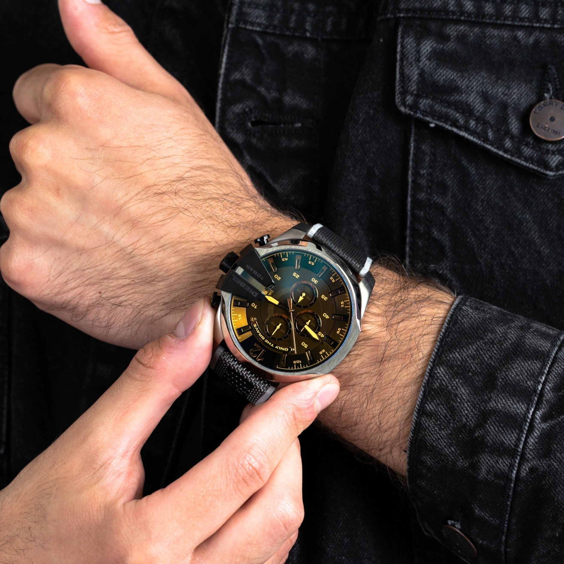 Diesel DZ4523 Mega Chief Chronograph Men's Watch – Black Dial & Grey Nylon Strap